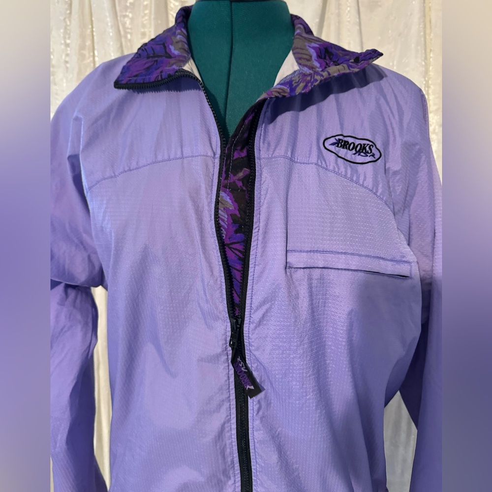 Brooks. Pants. Running, jogging, walking. Zip/velcro ankle